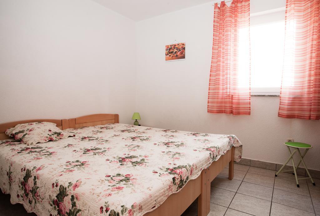 Apartments Vrgada Drage Esterno foto