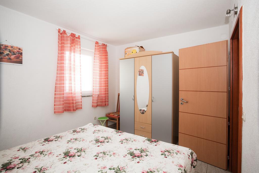 Apartments Vrgada Drage Esterno foto
